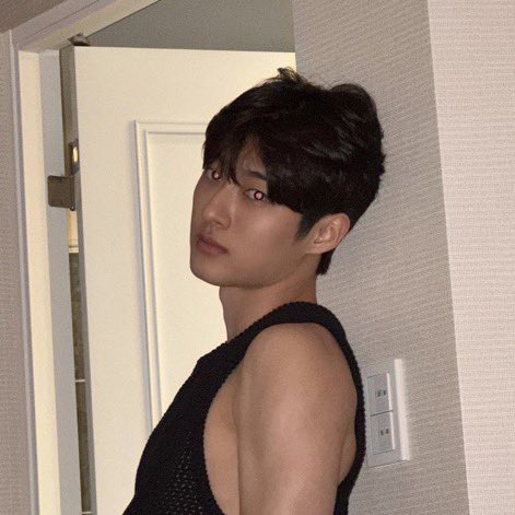 B.I (@hanbriin) on Twitter photo 