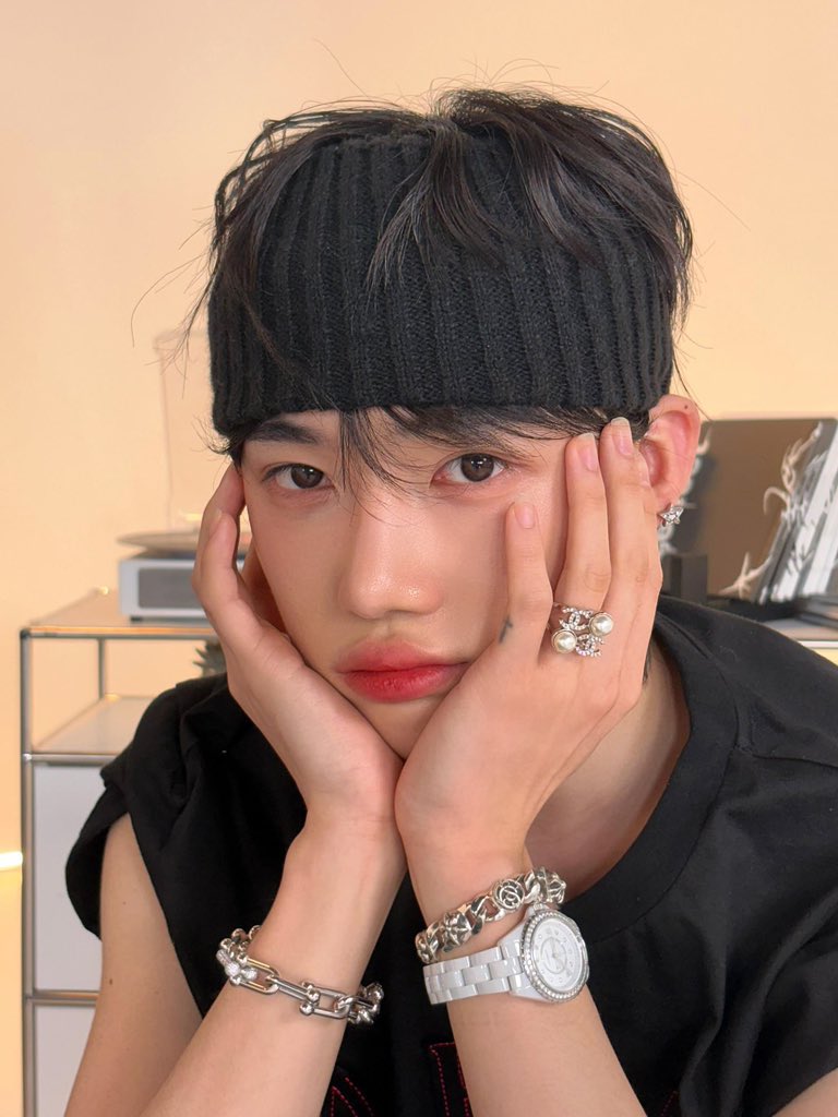 CHANHEE. tweet media