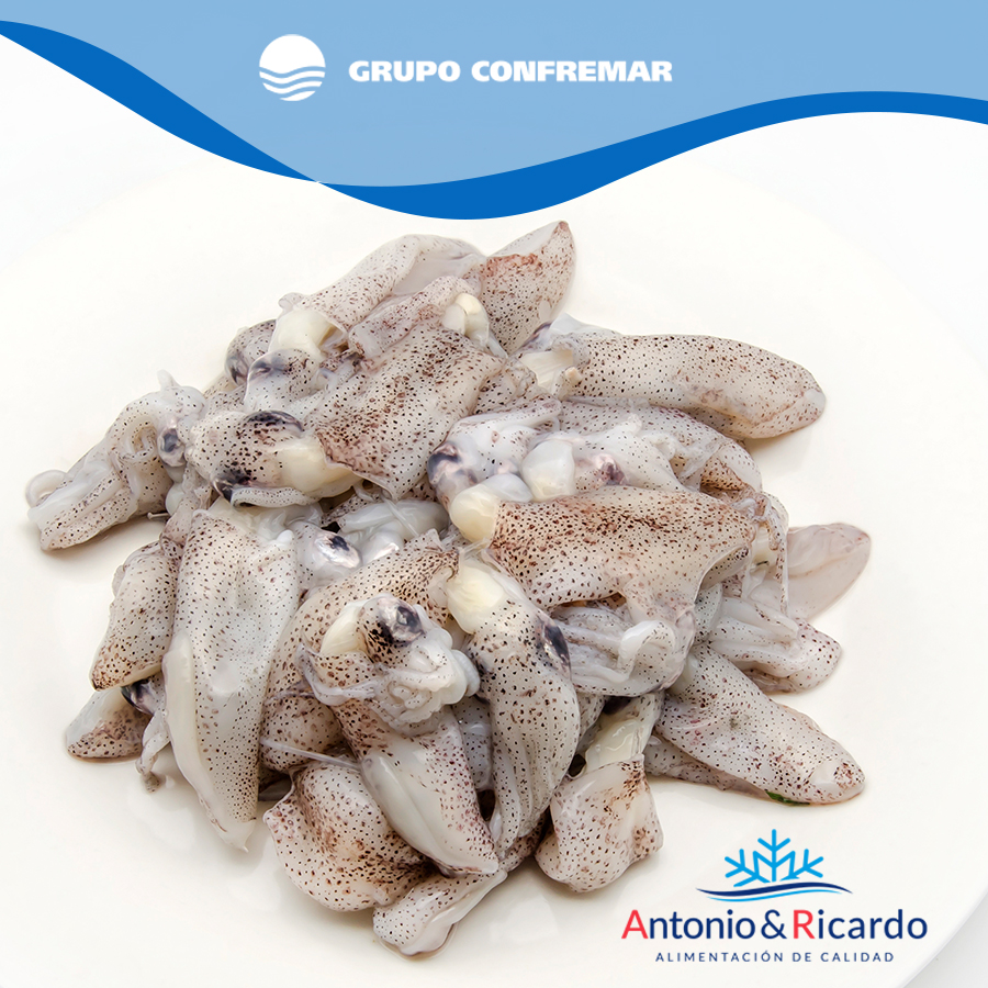 confremar's tweet photo. Nuestra puntilla viene limpia, lista para enharinar y freír para hacerte unos deliciosos chipirones, o si lo prefieres, usarla en tus recetas más creativas. Rica, fácil de cocinar... perfecta para picar algo en una cena o comida, pruébala.
#AlimentacióndeCalidad #AntonioyRicardo https://t.co/S6t3p2q3qM