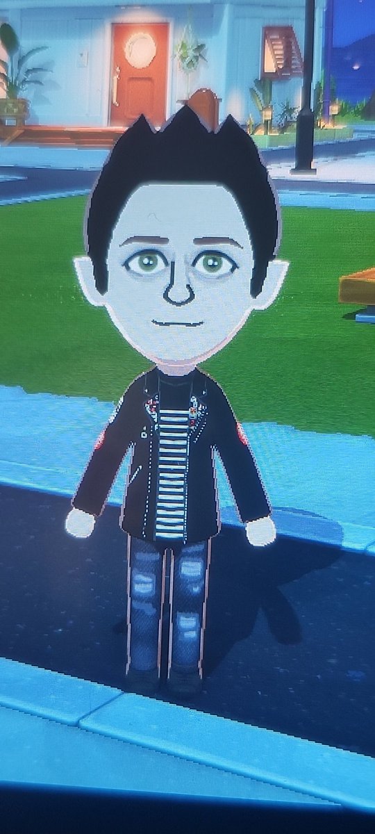 thegoghost's tweet photo. Just showing off my tobias and his jacket rq :) https://t.co/eTJywUTxZw