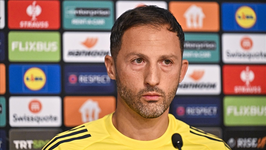 Gercek_Fbli's tweet photo. bu adamın gitmesini isteyen adamın asla gerçek bir fenerbahçeli olduğunu düşünmüyorum,ya da bilinçli https://t.co/DA70ws2iJj