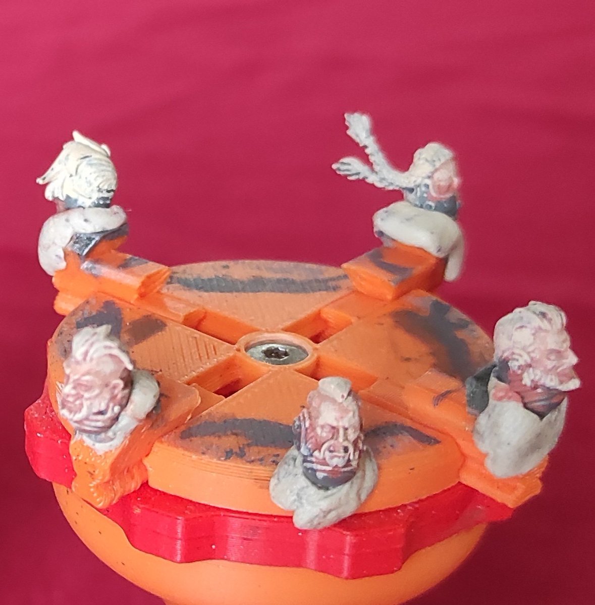 ArxOpus's tweet image. [WIP] Grey Hunters 🐺

C'est le FaceTime 😅
Je peint les 9 têtes d'un coup et j'utilise une méthode très simple qui offre un résultat très intéressant je trouve.

x.com/i/status/20488…

#warhammer40k
#paint