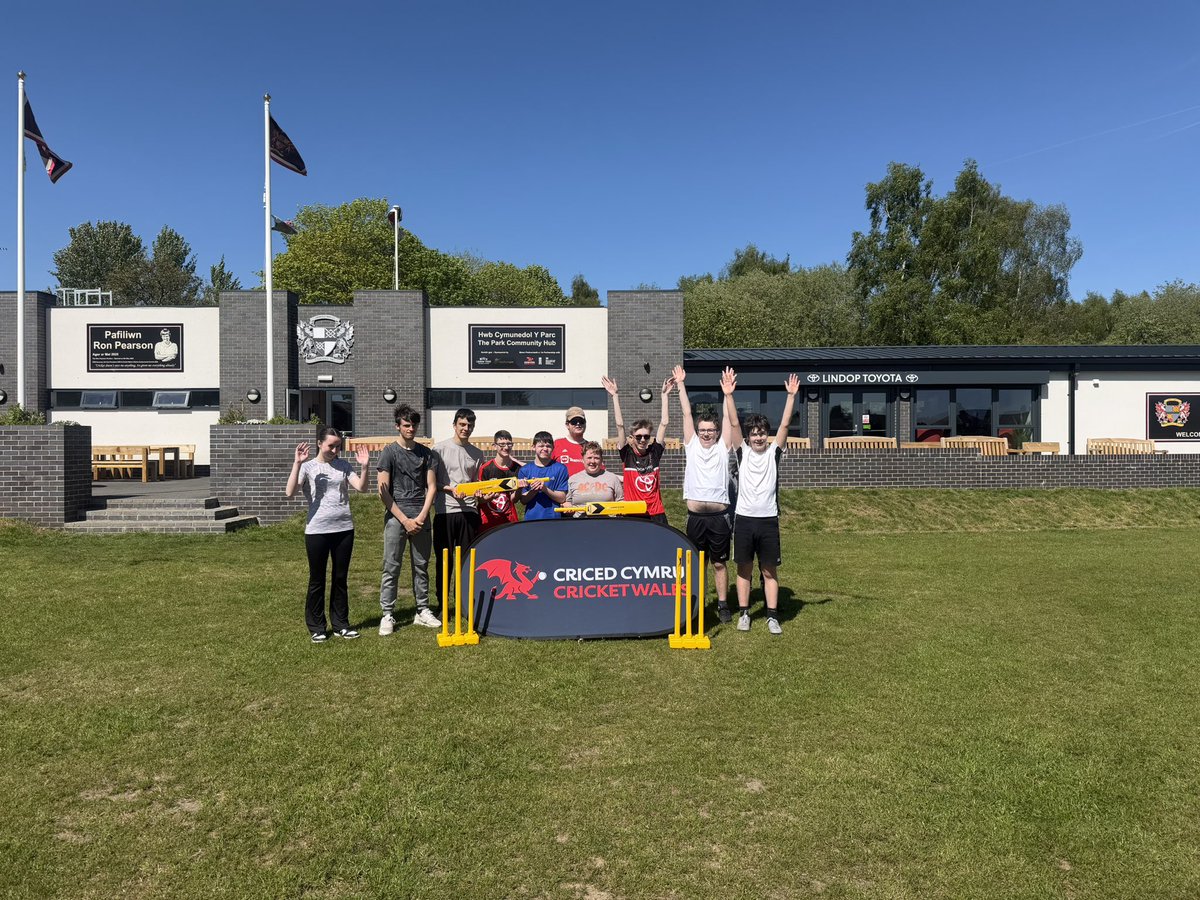 pe_stchris's tweet photo. Fantastic morning at @GwersylltParkCC with @CoachWrexham Jamie. Thank you the kids had a great time. @WalesDisability @CricketWales @LordsTaverners https://t.co/CHT196bc84