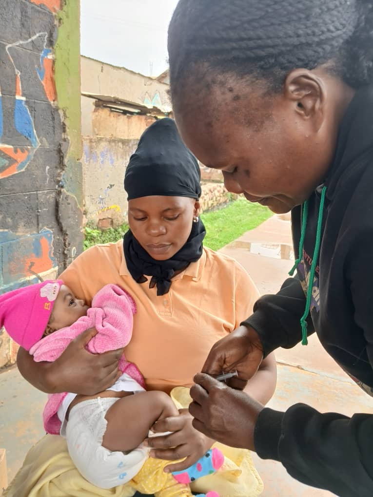 Rotary_Bugolobi's tweet image. #WorldImmunizationWeek2026: Every US$1 invested in immunising a child saves US$44 in economic benefits - Dr Mohammed Janabi, @WHOAFRO Regional Director Africa. 
Our Monthly Immunisation Initiative in Kitintale&amp;amp; Kinawattaka, Nakawa, seeks to vaccinate every child #RotaryEyamba