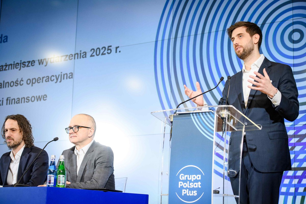 Plus_Polska's tweet photo. Grupa Polsat Plus w 2025 r.: bardzo dobra sprzedaż oferty multiplay, 26 mln osób w zasięgu 5G @Plus_Polska, @TelewizjaPolsat i Grupa Polsat-Interia liderami, 485 MW mocy w #OZE

https://t.co/mJg2ctb1If https://t.co/PZRGGuufvC