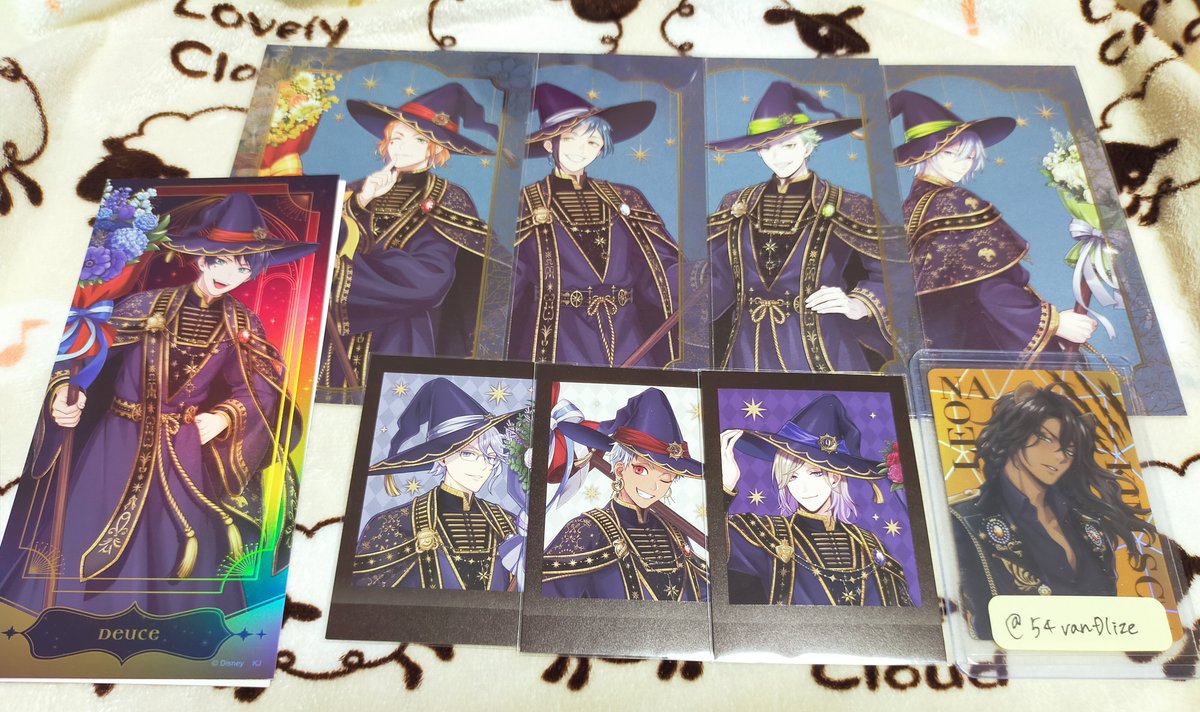 54vanDlize's tweet photo. 【交換】ツイステ ポスカ ウエハース アニメイトフェア ブルーム

[譲]デュース/ケイト/アズール/フロイド/カリム/ヴィル/シルバー/セベク(写真1枚目)

[求]同異種 レオナ(主に写真2枚目)
　　なんでも検討します

郵送または名古屋手渡し
ゆるく交換探しております。
お気軽にお声がけください。 https://t.co/n90ShbQGkQ