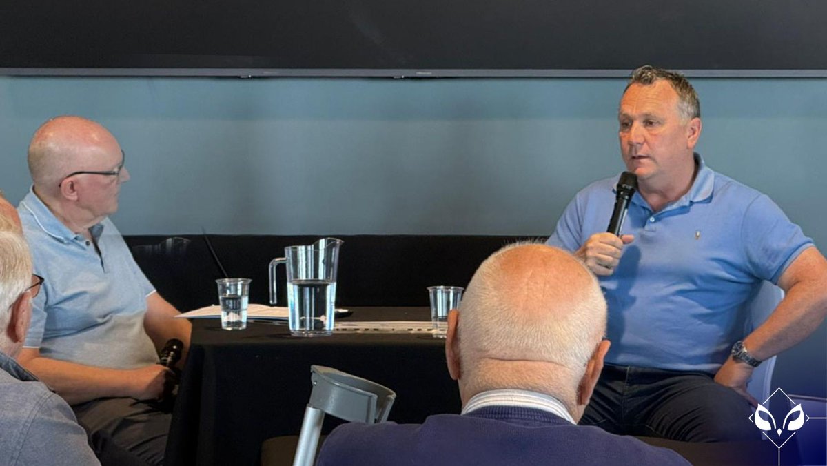 OfficialOAFC's tweet image. 🦉 A brilliant Silver Latics session today with a visit from the boss and a record attendance of over 100!

🤝 Willie Donachie and Matt Williams were also there to chat with supporters and share their stories.

@OfficialOACT | #oafc