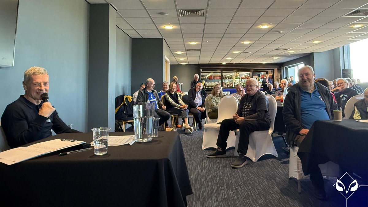 OfficialOAFC's tweet image. 🦉 A brilliant Silver Latics session today with a visit from the boss and a record attendance of over 100!

🤝 Willie Donachie and Matt Williams were also there to chat with supporters and share their stories.

@OfficialOACT | #oafc