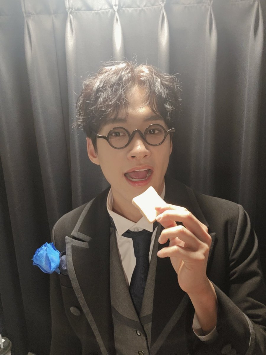 사이 tweet media