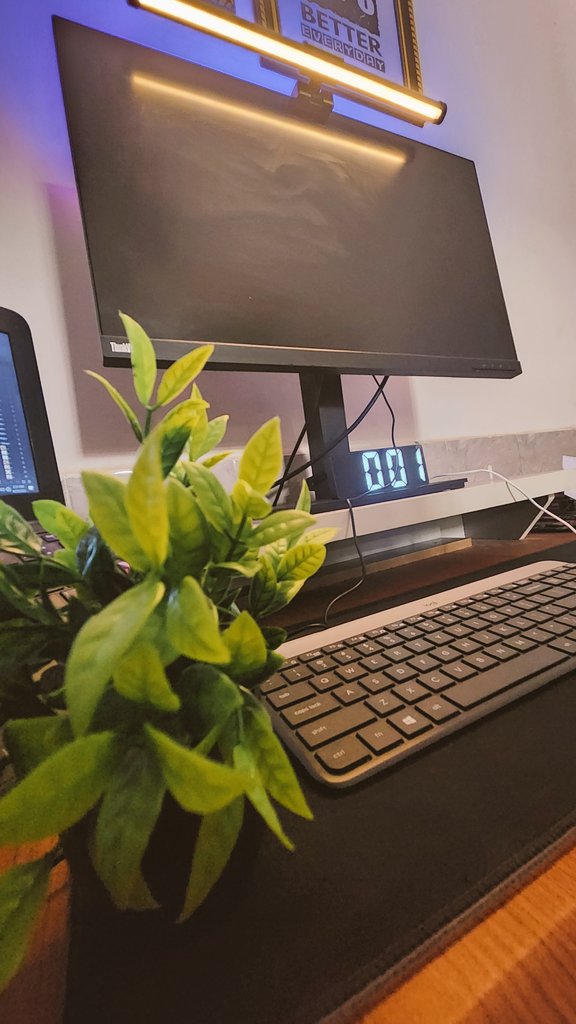 Nurudeen Roqeeb 🇨🇦 |Brand designer& Strategist tweet media