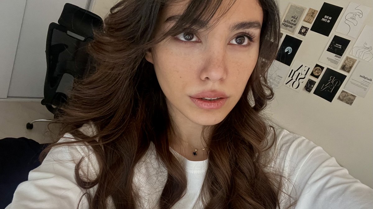 دیانا tweet media