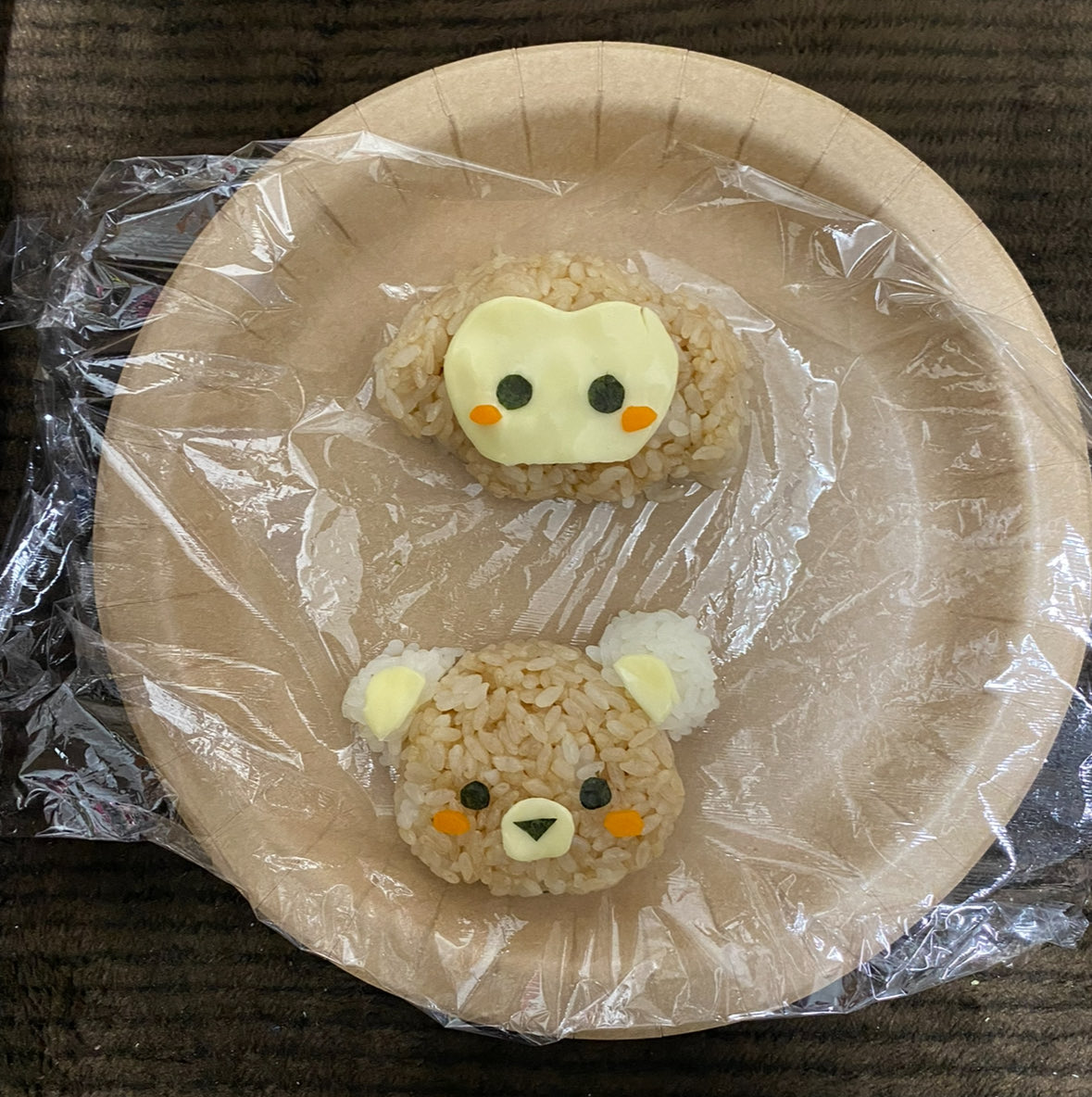 lin103uz's tweet photo. グラフィックデザイン専攻の課題 https://t.co/gxuPsNu2OG