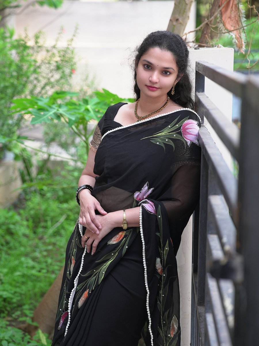 SumiiTalks's tweet image. Saree Link 👇 
sumiivastra.in/search?q=Brush

Search code: Brush
Buy from: sumiivastra.in 

#brushpainting #floraldesign #sareedesign #sumiivastra #sareelovers❤️