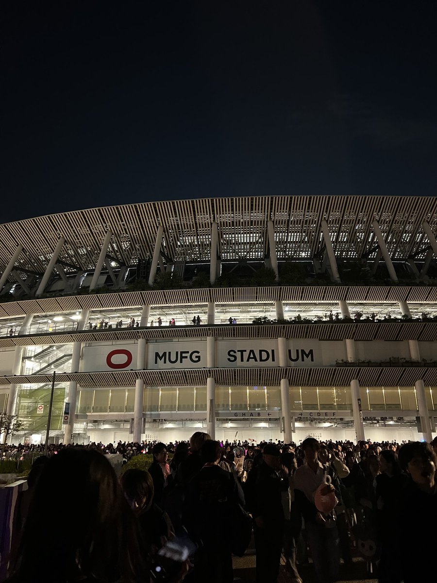 2日間ニコニコなナヨンちゃんたくさん見れたし、ずーっと聞きたかった曲聞けて嬉しかった〜🩵🐰

国立連れてきてくれてありがとう🎀
これからも素敵な景色たくさん見ようね☻