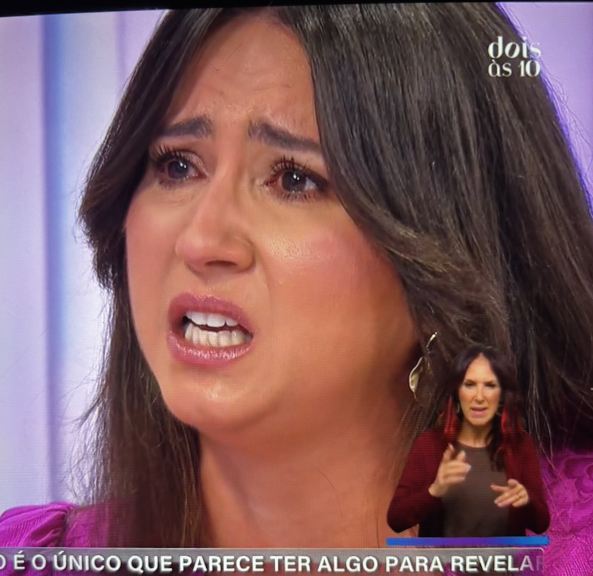 esticalingua's tweet image. #sstvi esta estava na entrevista mais  parecia que estava a pedir dinheiro (100 mil euros) aos apresentadores. QUE VERGONHA DE RAFEIRA. Tem vergonha na cara