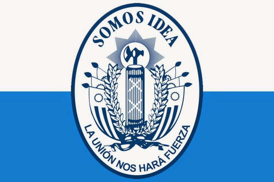 eme-erre-Perro 🟥🟦⬜💥💥❤️🐕❤️💥💥PARODIA tweet media