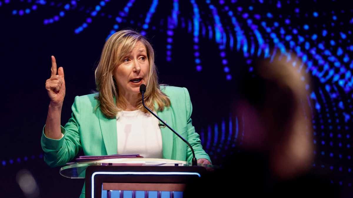RiveraCanga's tweet photo. Día 14 prediciendo que Myriam Bregman va a ser nuestra presidenta ✊🔥 https://t.co/vLhvEDI7Wr
