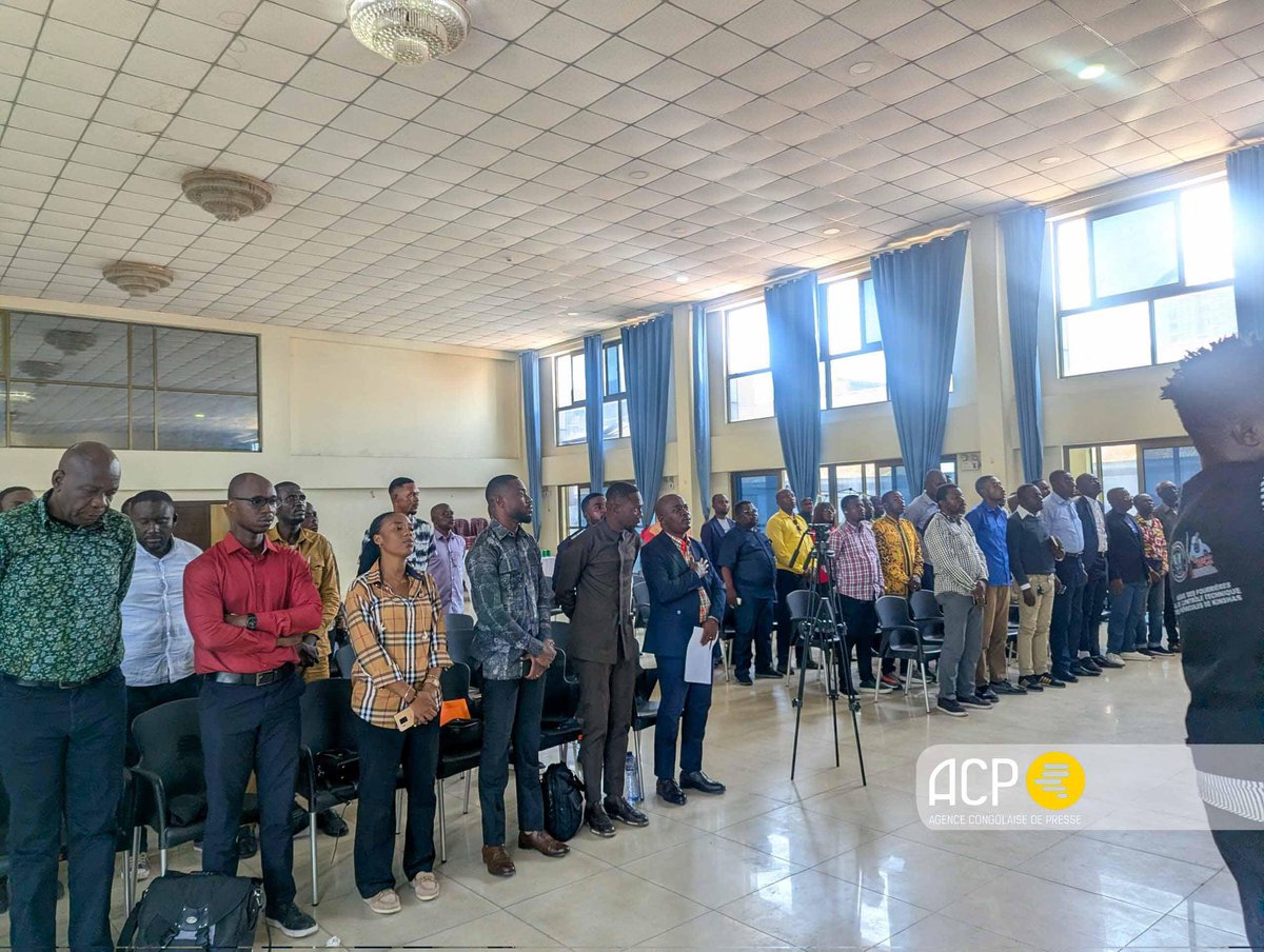 acprdcongo's tweet photo. #RDC : lancement mercredi à #Kinshasa, capitale de la République démocratique du Congo, de nouvelles vignettes pour automobiles (voitures, motocycles, tricycles, etc.) par le directeur général de la Régie des fourrières et de contrôle technique des véhicules de Kinshasa (#RFCK).

"Les coopérations des chauffeurs sont invitées à cette réunion parce que ce sont elles qui accompagnent toujours la ville de Kinshasa, ce sont des partenaires privilégiés. 
On ne peut pas parler de contrôle technique sans pour autant faire allusion aux coopérations des chauffeurs et des motards, ce sont des gens qui aident l’État dans le secteur du transport, c’est pour cela que nous avons souhaité qu’ils soient présents pour qu’ils sachent que nous avons été avec eux depuis le début de la régie", a déclaré Joseph Kasinzi, directeur général de la RFCK.

Découvrez d'autres informations sur notre site web : https://t.co/tGEWJ2Bgzn