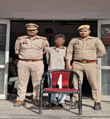 aligarhpolice's tweet image. #Aligarh । #AilgarhPolice
थाना देहली गेट पुलिस टीम द्वारा मु0अ0सं0 115/26 धारा 4/25 आर्म्स एक्ट से संबंधित अभियुक्त को मय अवैध चाकू सहित गिरफ्तार करने के संबंध में-
#UPPolice