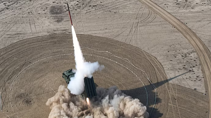 IndiaToday's tweet image. #Pakistan has tested an upgraded Fatah-2 missile months after an earlier version was intercepted and destroyed by India during #OperationSindoor. The development highlights Pakistan's attempt to address gaps exposed by India.

Read: intdy.in/ke2tqo