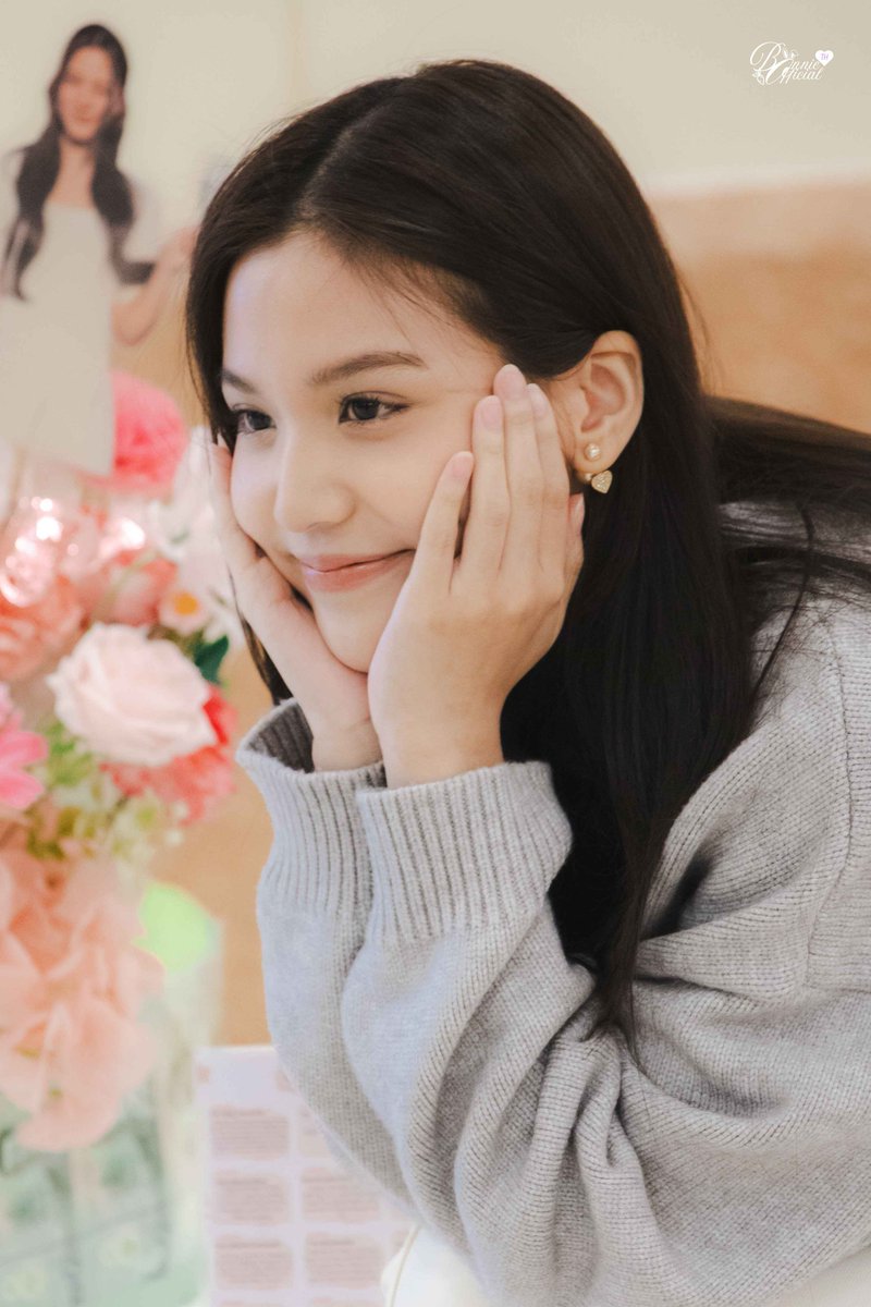 Bonnie Official TH tweet media