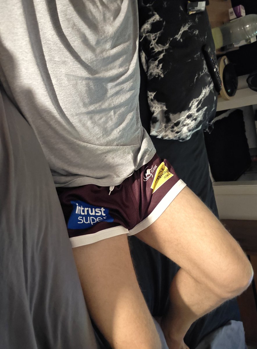 fuzztel's tweet photo. Heading to Melbourne tomorrow for the weekend...
Feel free to message or say hi 👋 😊 
#footyshorts #gayaussie #speedo https://t.co/GfbCu6FMjn