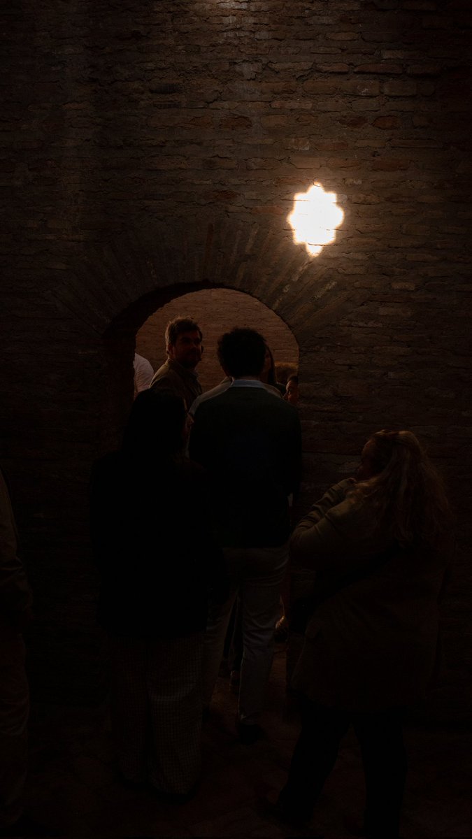 _LUDOVICO's tweet photo. Un paseo por la Alhambra. https://t.co/HNFCEfw9db