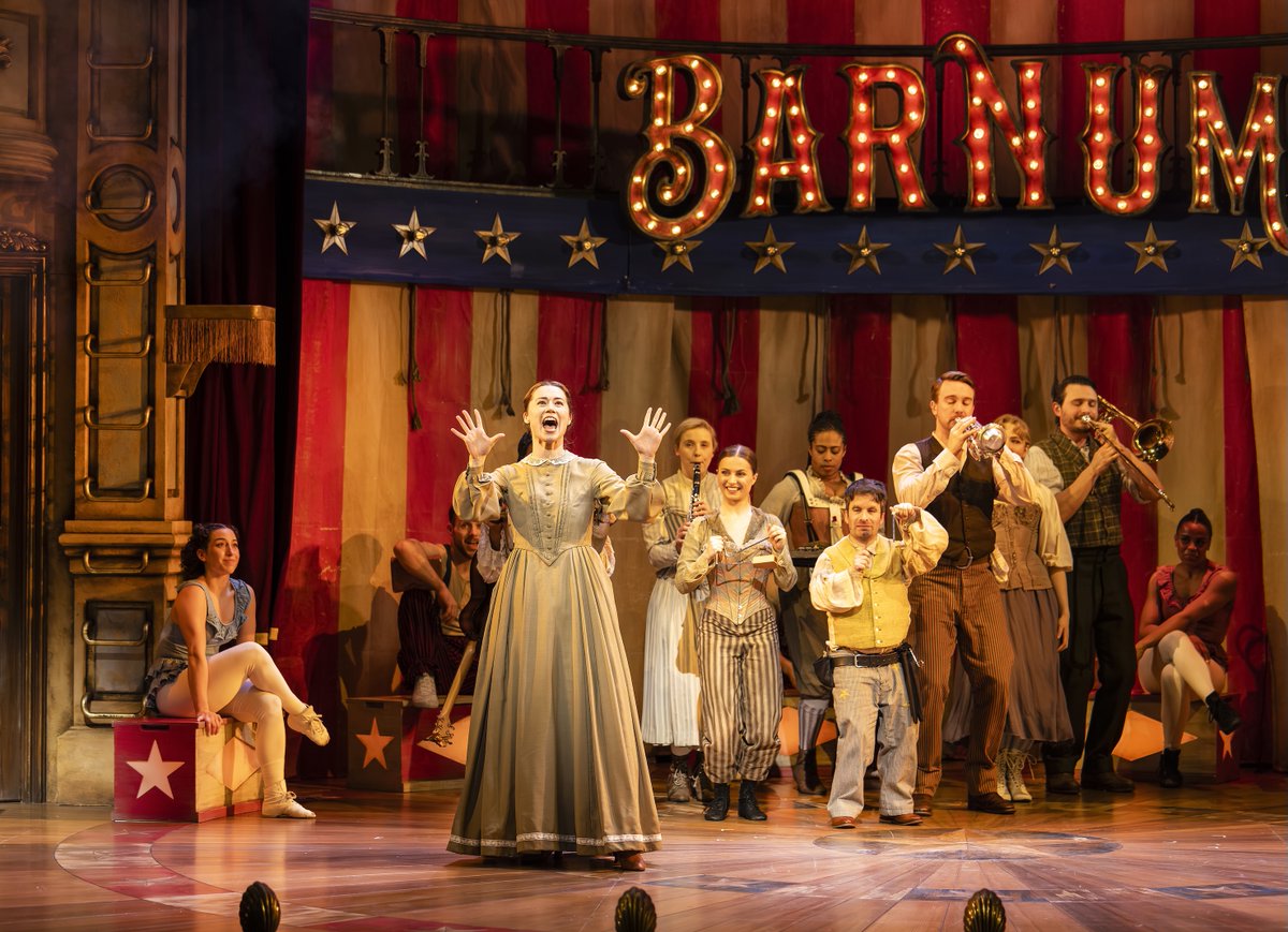 TheReviewsHub's tweet image. #THEATRE #REVIEW Barnum @SheffieldLyceum "a feel-good show with some amazing, awe-inspiring acrobatic work" ⭐️⭐️⭐️⭐️ thereviewshub.com/barnum-lyceum-… #Sheffield