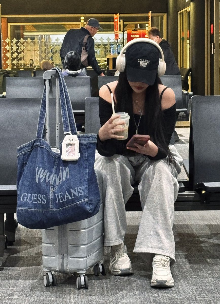 eva tweet media