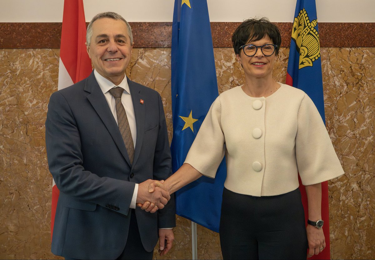 ignaziocassis's tweet image. I had the pleasure of meeting the European Commissioner for Enlargement, @MartaKosEU, in #Bern. We had a constructive exchange on🇨🇭-🇪🇺 relations, with a particular focus on #Switzerland’s continued engagement in #Ukraine and the Western Balkans.