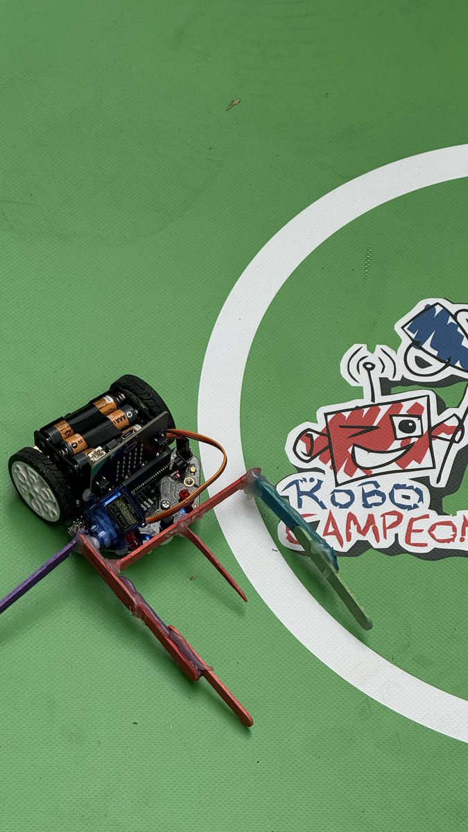 annascka's tweet photo. Hoy, Código Escuela 4.0 Madrid ha salido con ilusión, nervios y muchas ganas de demostrar todo lo aprendido.  
Han participado en RoboCampeones, viviendo una experiencia que va mucho más allá de la robótica.  
Es esfuerzo, equipo y sueños que empiezan a tomar forma. https://t.co/neC7KSdFbu