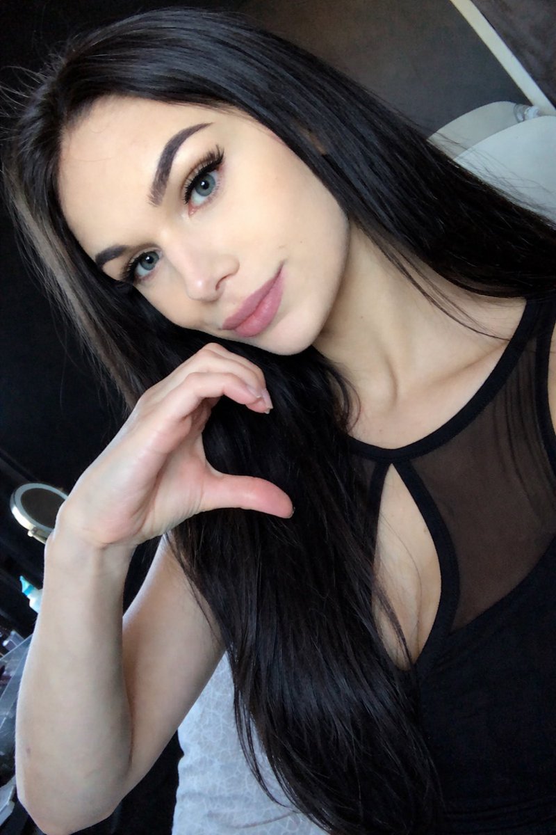 Emma tweet media
