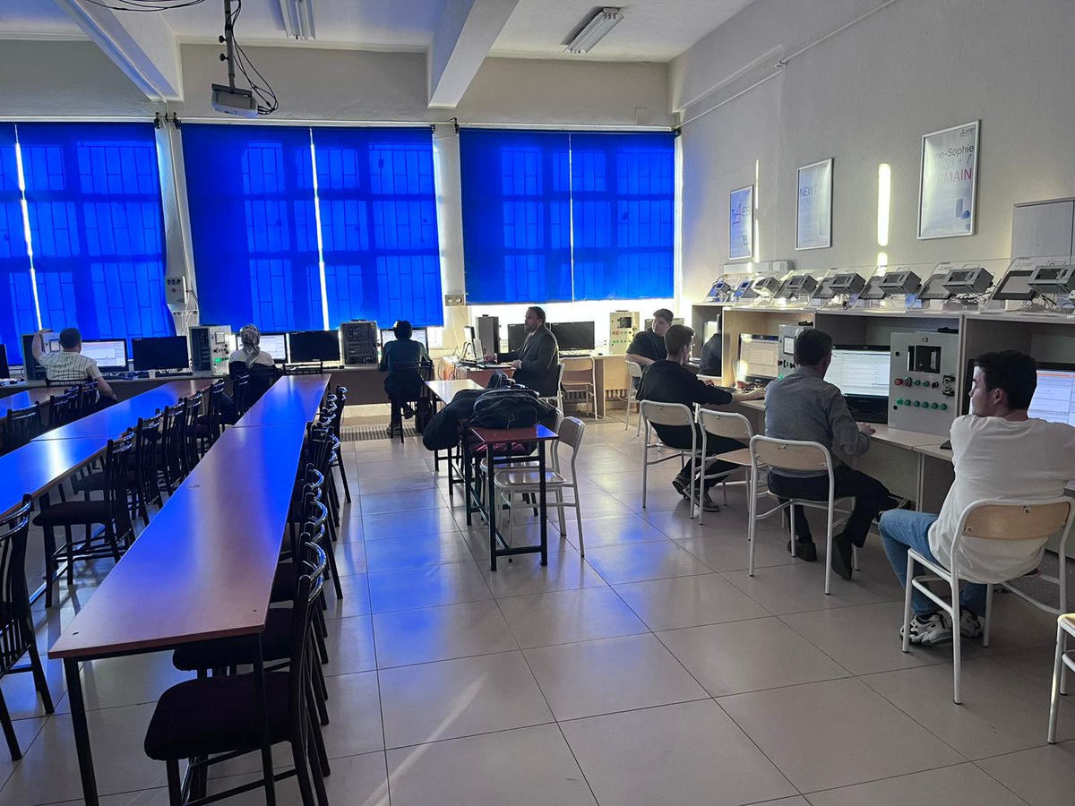 ktunsem's tweet photo. Sürekli Eğitim Uygulama ve Araştırma Merkezi Müdürlüğü (KTÜNSEM) bünyesinde “Temel Seviye Programlanabilir Lojik Kontrol PLC Eğitimi” başlıklı kursumuz 20-22-24-27-28-29 Nisan 2026 tarihlerinde Öğr. Gör. Dr. Ali Sait ÖZER tarafından başarıyla gerçekleştirilmiştir. https://t.co/ra0GE2votl
