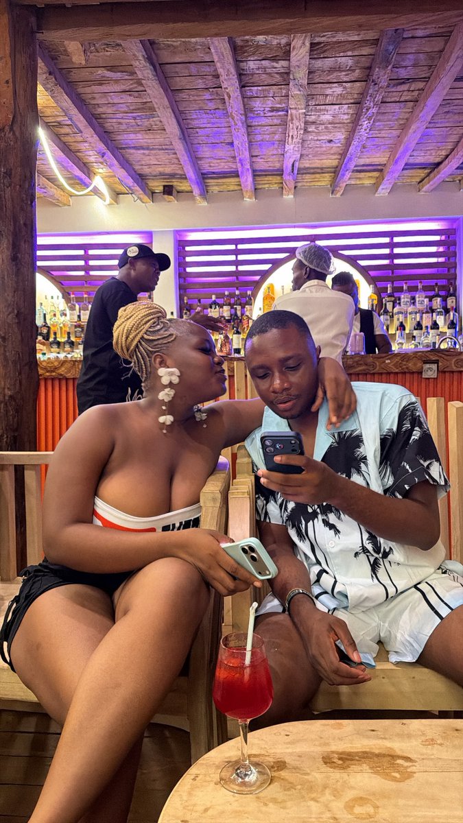 osama ✰ tweet media