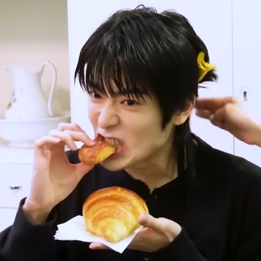 𝐣𝐞𝐲𝐚 tweet media