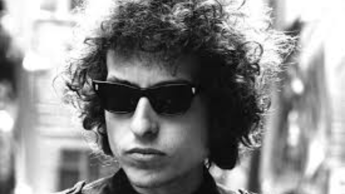 BeatMus27941448's tweet image. It turns out censorship is nothing new in America - long before he became a legend, Bob Dylan walked off The Ed Sullivan Show rather than let CBS censor his song “Talkin’ John Birch Paranoid Blues.” - thebeat.ie/bob-dylan-ed-s…

#BobDylan #EdSullivanShow #protest #MAGA  #usa
