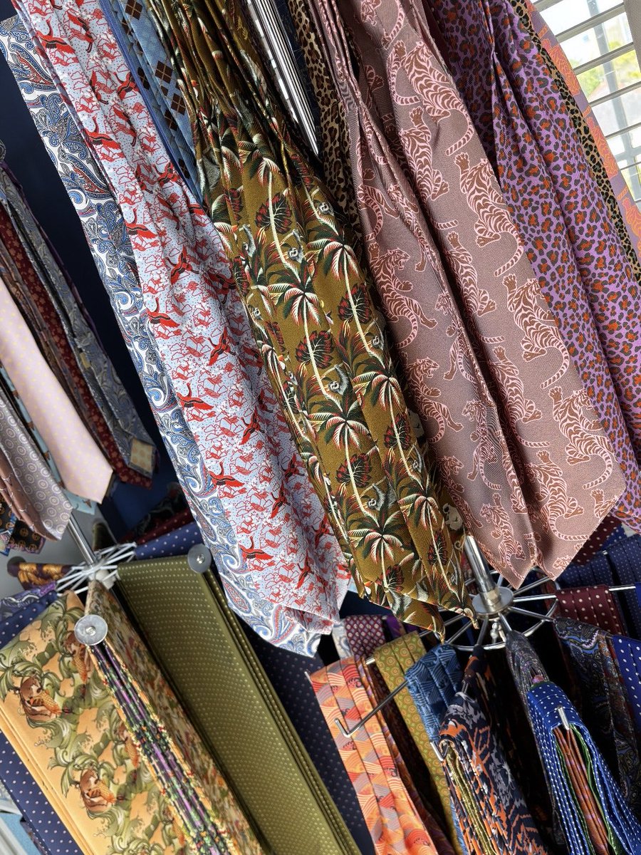CravatClub's tweet image. Insert some rich and vibrant hues into your outfit this spring with our luxuriously soft silk cravats, ties and scarves. 🎨🍃

Shop Here: cravat-club.com/collections/al…

#cravat #necktie #scarf #ascot #tie #mens #spring #style #suit