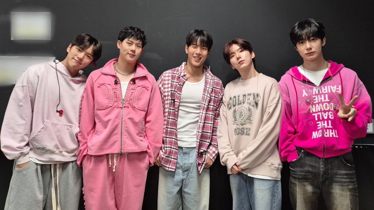 Miyuv ⋈ᴹᵇᵇ 𝑼𝒏𝒇𝒐𝒍𝒅 tweet media