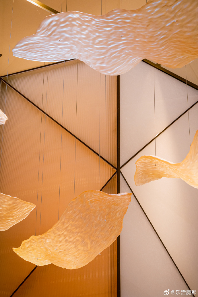 boblepongasse's tweet image. "Dive into color u0026 form—this immersive installation wraps you in light, texture, and quiet wonder. Step closer, feel the art breathe.  #ArtExperience #ContemporaryArt"