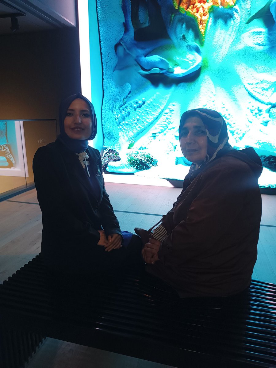 Esra Selvan tweet media