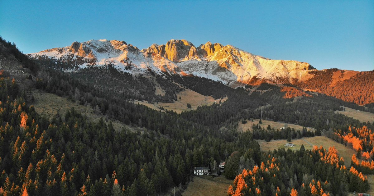 EbeMorena's tweet photo. La montagna non perdona l'incoerenza. Perché la tua azienda dovrebbe? Il Sistema Ridge porta la disciplina del vuoto nelle dinamiche di potere. https://t.co/ZLozSelyWO