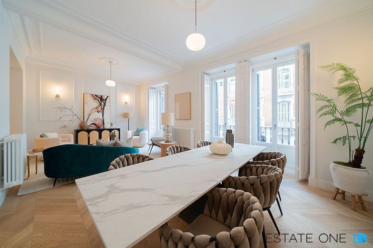 Uno de los principales atractivos del lujo inmobiliario en España es su equilibrio entre calidad de vida y un precio ventajoso goo.su/O8wFUH. ¿Cómo se comporta actualmente el #lujo #inmobiliario español? #EstateOneBlog