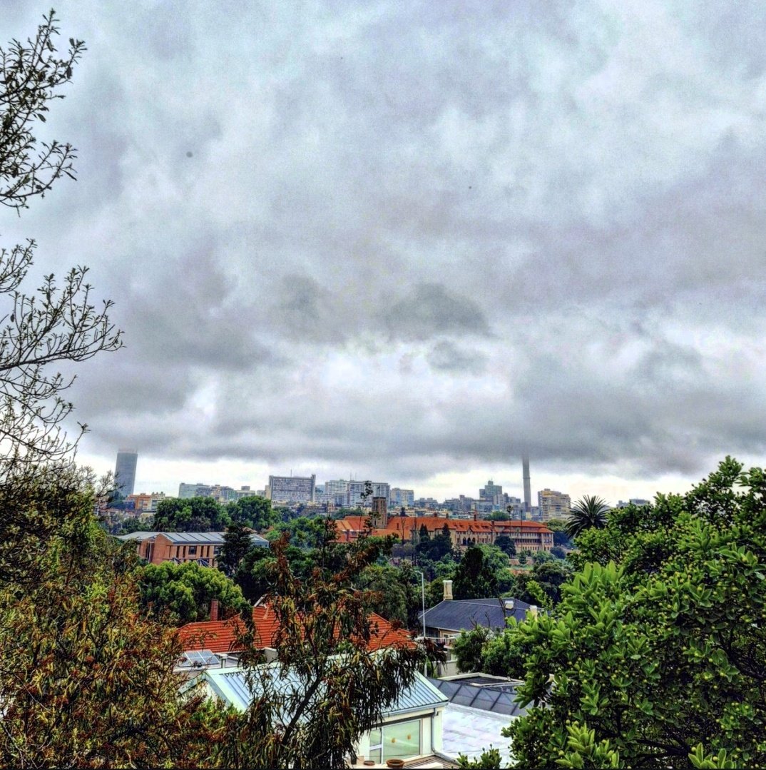 EgO4007's tweet photo. Did you know Parktown [specifically 1892–1893] &amp; Houghton [circa 1900–1910] weren't random❓️The mining magnates, or "Randlords," who made their fortunes from the gold rush, deliberately built their grand mansions on the ridge to overlook the city they were building. https://t.co/XqhVHAxPKs