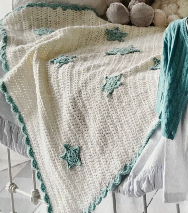 DDCrochetDesign's tweet image. This lovely embellished crochet star throw is a cosy handmade blanket with scalloped shell edging and tiny details that finish the design. An enjoyable project that results in a pretty throw you’ll love 🩵⭐️

dwcrochetpatterns.etsy.com/uk/listing/247…

#MHHSBD #craftbizparty #tutorial #crafts
