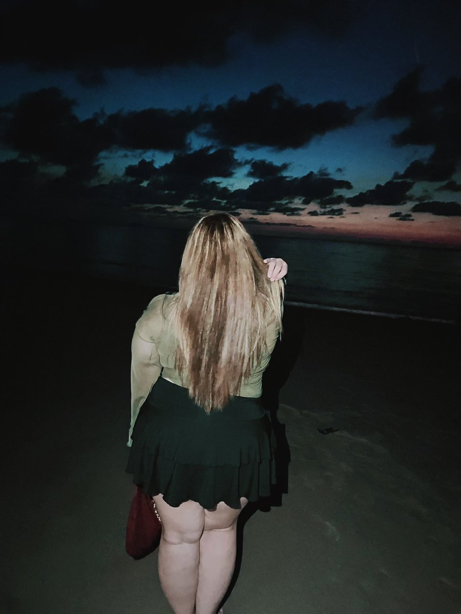unbotheredflo's tweet photo. 🌅 https://t.co/3NY4agG8Ck