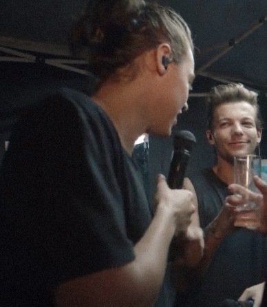 Larry Crave tweet media