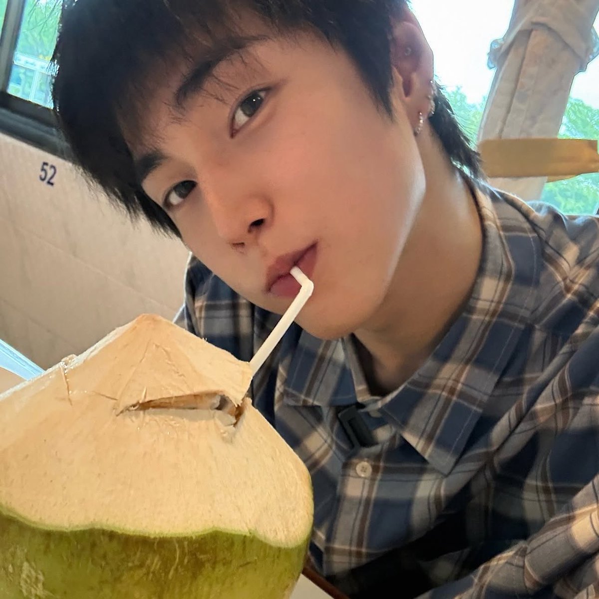 lottie #GLOW tweet media