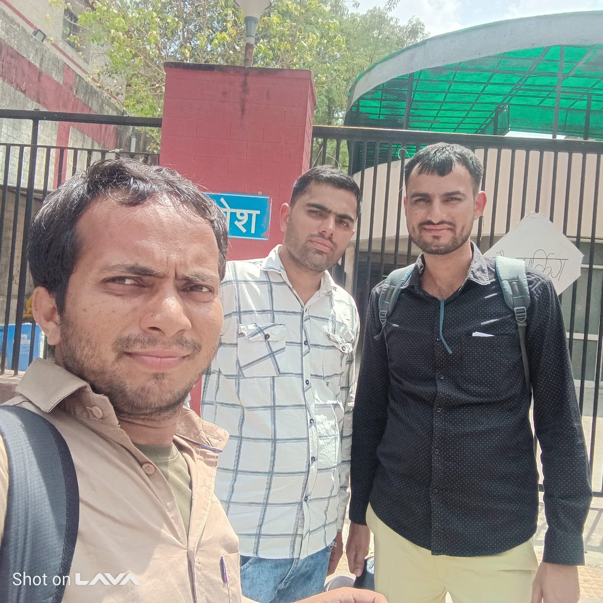 educationnagari's tweet photo. स्टाफ नर्स ज्वाइनिंग की मांग को लेकर युवा पहुंचे NHM ऑफिस
फाइल चिकित्सा मंत्री के पास होने का मिला हवाला
संतोषजनक जवाब नहीं मिलने से अभ्यर्थियों में निराशा
#EducationNagari https://t.co/BlQWV92HHr