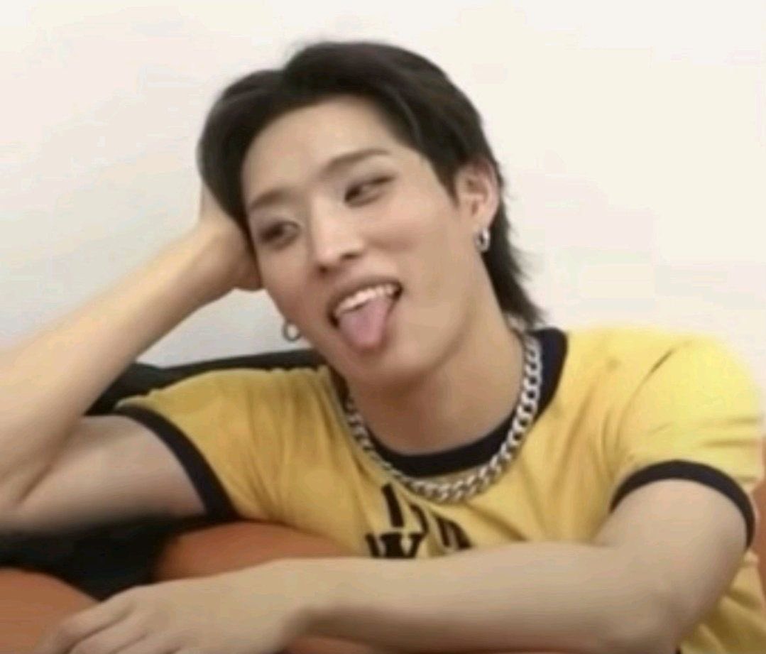 annie vai ver o enha 🦇 tweet media