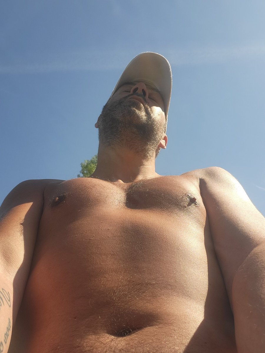 KrizmanicEmil's tweet photo. Zanimljiv kadar 😉 uživam na proljetnom suncu 💪 https://t.co/KvHACDJ9pS